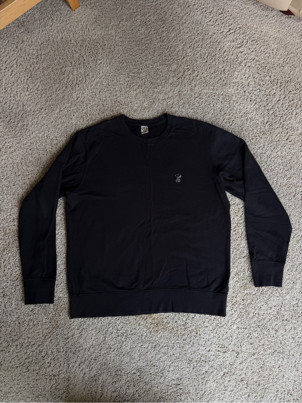Uniqlo x KAWSx peanuts Black Crewneck Sweatshirt L Large snoopy embroidered